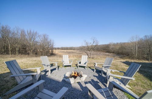 Grove Casa | Private Hot Tub 20 Acres King Beds Firepit Views