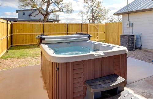 Baird Casa | Private Hot Tub and Pickleball Court Baird Home!