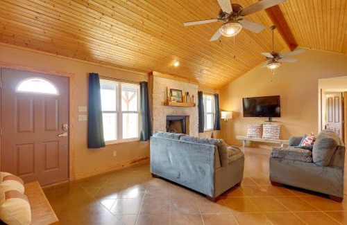 Baird Casa | Private Hot Tub and Pickleball Court Baird Home!