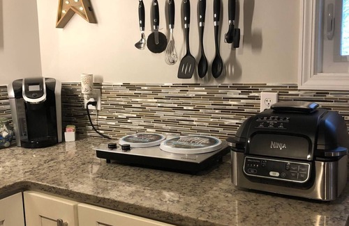 Smyrna Casa | Private HOT TUB - Blue Lake Paradise - SLEEPS 4