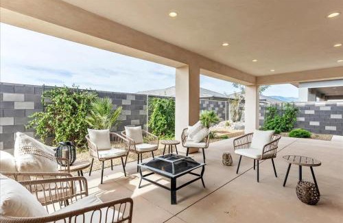 Hurricane Casa | Private Hot Tub By Sand Hollow Safari Themed