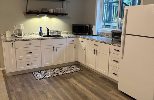 Mill Plain Apartamento | Private Hot Tub, Charming 1-bedroom apartment in delightful Vancouver with WiFi
