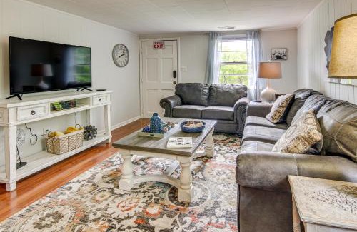 Canton Casa | Private Hot Tub Cottage Near Hikes and Pigeon River