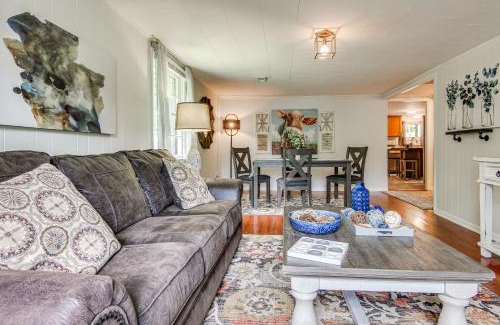 Canton Casa | Private Hot Tub Cottage Near Hikes and Pigeon River
