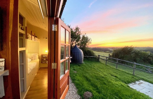 Bude Cabina | Private Hot Tub, Heating throughout plus Wood Burner, Rural & Sea Views