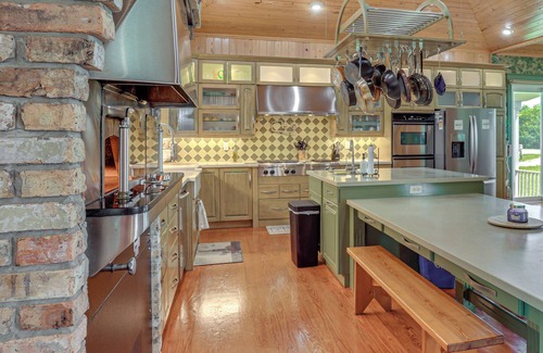 Okeechobee Casa | Private Hot Tub! Home < 1 Mi to Lake Okeechobee