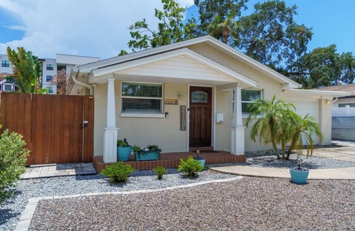 North Hyde Park Casa | Private Hot Tub near Univ of Tampa; Nestled in Downtown