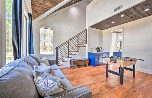 Hochatown Casa | Private Hot Tub, Outdoor Fireplace Broken Bow Gem