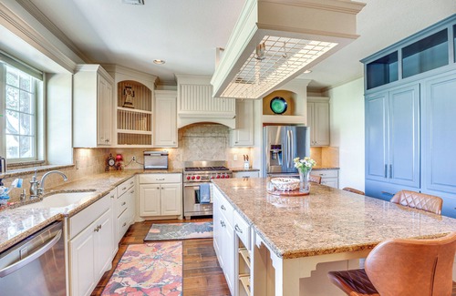 Canyon Casa | Private Hot Tub & Patio: Golf Retreat in Canyon!