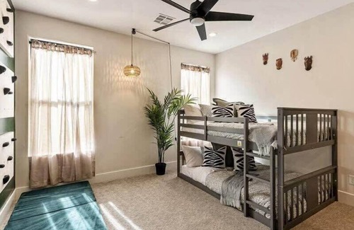 Hurricane Casa | Private Hot Tub, Patio, Mountain View!