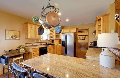 Baird Casa | Private Hot Tub & Pickleball Court: Baird Home!
