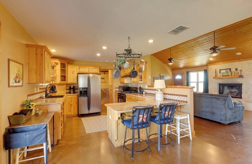 Baird Casa | Private Hot Tub & Pickleball Court: Baird Home!
