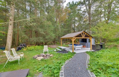 Blakeslee Casa | Private Hot Tub Poconos Babbling Brooke Cottage