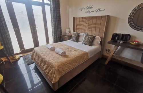 Yarm Hotel | Habitacion Doble-Moderno-Baño con ducha-Private Hot Tub