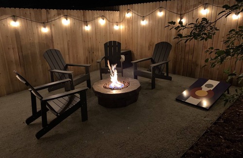 Harvey Park South Casa | PRIVATE HOT TUB! Stunning updated downstairs home- Amazing Location
