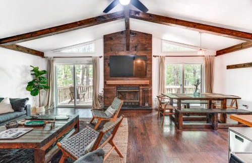Pocono Summit Casa | Private Hot Tub Tree-Lined Poconos Home!