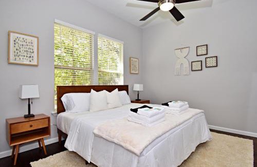 Tobin Hill Casa | Private Hot Tub - Walk to Pearl - Pet Friendly 3BR