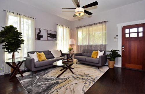 Tobin Hill Casa | Private Hot Tub - Walk to Pearl - Pet Friendly 3BR