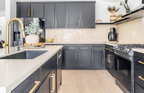 Lake Elsinore Casa | Private house AND Guest House with an entertainment kitchen and backyard!