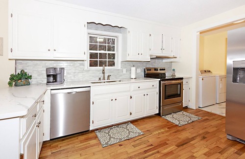 Claremont Casa | Private house on the James River Spring Grove Great fishing swimming boating