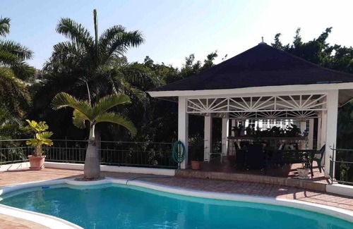 IronShore Estates Apartamento | Private House With A Pool