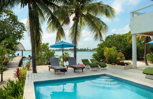 Placentia Villa | Nueva casa de gama alta en Private Island con 2 piscinas privadas - 2 min. de Placencia