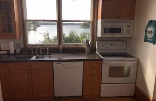 Leeds and the Thousand Islands Casa | Private Island / Best views of the 1000 Islands!