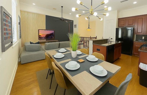 Woodlake - Briar Meadow Casa | Private Jacuzzi Gem | Galleria | Sleeps 8