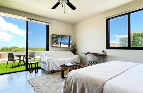 Puerto Aventuras Apartamento | Private Jacuzzi, Golf Getaway, sunrise view
