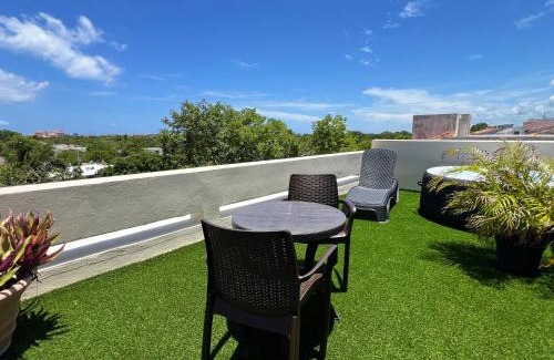 Puerto Aventuras Apartamento | Private Jacuzzi, Golf Getaway, sunrise view