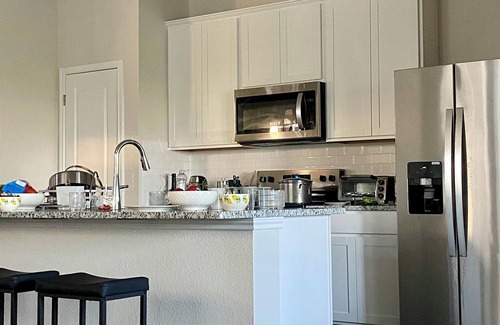 Kyle Casa | Private King Master Suite for Rent near I-35 in Kyle