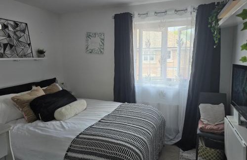 Spencers Wood Casa | Private kingsize room