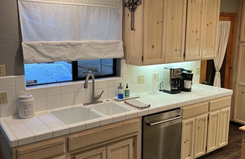 Twain Harte Cabina | Private Lake Access, Pet friendly, Hot Tub, Ski, Boating, Golf, Family Retreat!