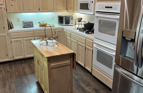 Twain Harte Cabina | Private Lake Access, Pet friendly, Hot Tub, Ski, Boating, Golf, Family Retreat!