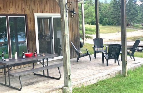 Kenora Cabaña | Private Lake front cottage on Lake of the Woods Kenora