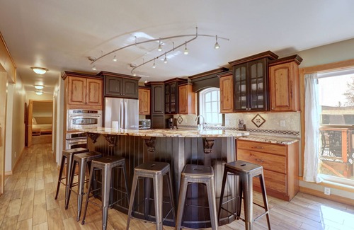 Willow Grove Casa | Private lake front home, Open layout, Remodeled kitchen, Excellent views 334