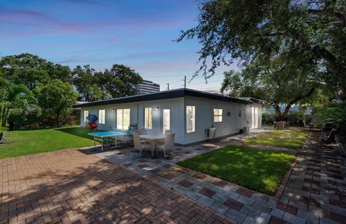 Ojus Casa | Private lake house +huge yard in Aventura