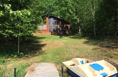 Rhinelander Casa | Casa privada del lago con 2200 pies de frente en 20 acres