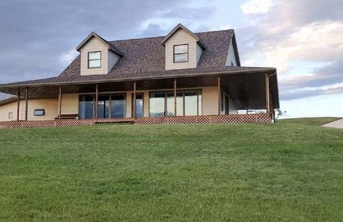 Pollock Casa | Private Lake House with 20 acres!