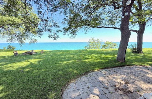 Mequon Casa | Private Lake Michigan Estate - Breathtaking views on 2.5-Acre Cozy Lux Retreat