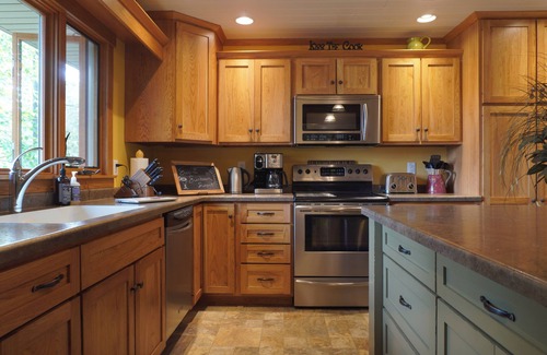 Tomahawk Casa | Private Lake Nokomis Sandy, 5 kayaks, 3 canoes, 2 paddle boards, great fishing.
