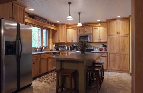 Tomahawk Casa | Private Lake Nokomis Sandy, 5 kayaks, 3 canoes, 2 paddle boards, great fishing.