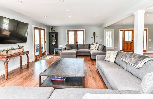 Paeonian Springs Casa | Private Lake Retreat in the Heart of Loudoun County