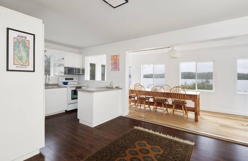 Mont-Laurier Cabaña | Private lakefront Spa - fully renovated home - kid friendly