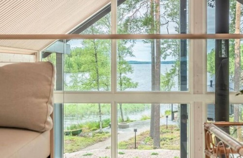 Heinola Casa | Private Lakefront Cabin with Sauna and Hot Tub