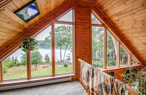 Hartland Chalet De Esquí | ¡NUEVO LISTADO! Escapada frente al lago privado con vistas increíbles