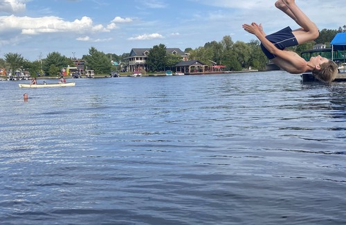 Algonquin Highlands Cabina | Private Lakefront Retreat, Nature Lover’s Paradise