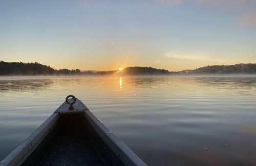 Algonquin Highlands Cabina | Private Lakefront Retreat, Nature Lover’s Paradise