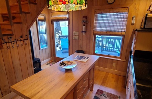 Springville Cabina | Private Lakeview Cabin + Fishing & Trails