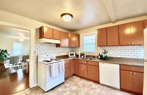 Griffin Heights Casa | Private Large Bedroom blocks from FSU